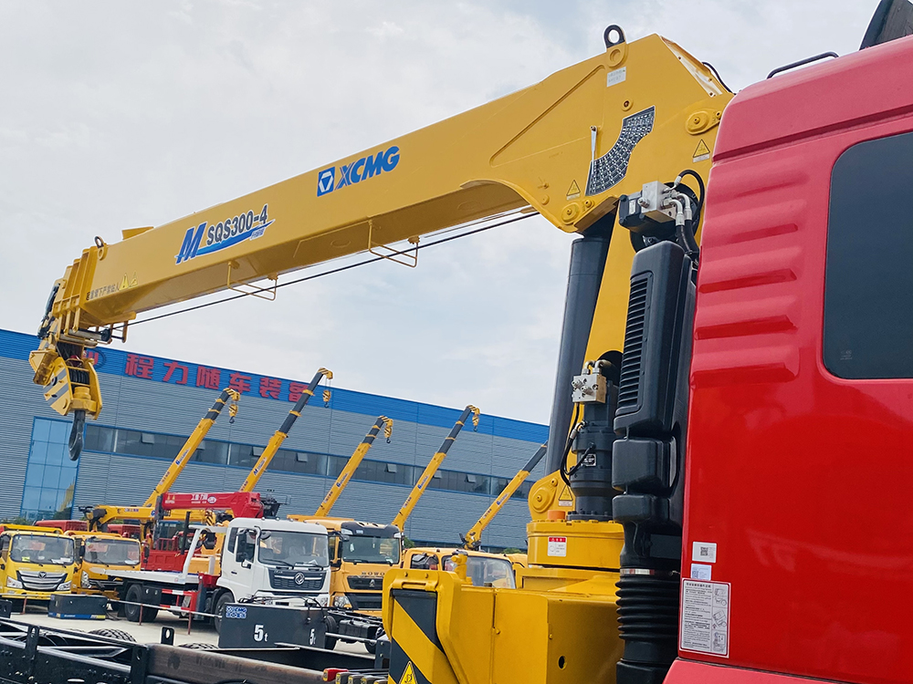 國六東風(fēng)錦程V6小三軸徐工12噸M直臂吊機隨車吊