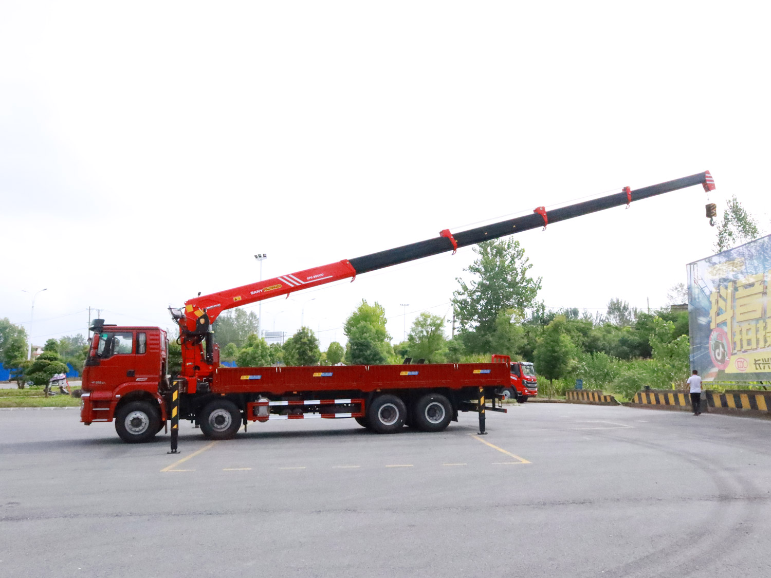 國(guó)六陜汽軒德翼3前四后八上裝三一14噸直臂式吊機(jī)隨車(chē)吊