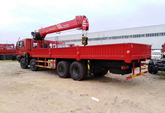 東風(fēng)專(zhuān)底前四后八三一16噸隨車(chē)吊